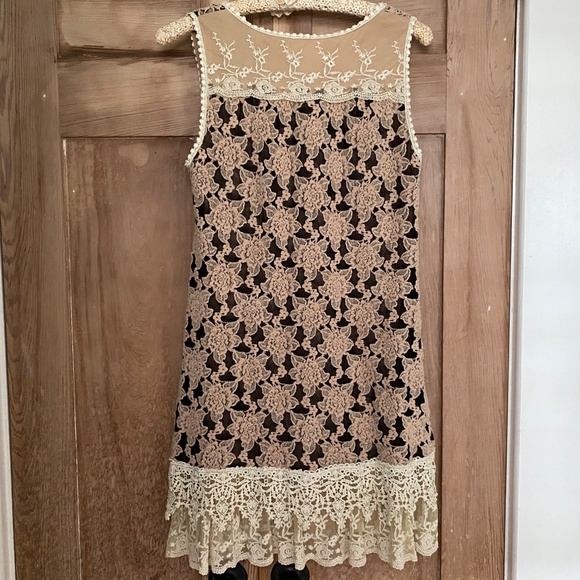A’reve Lace Overlay Sleeveless Mini Dress M Cream - Picture 2 of 5